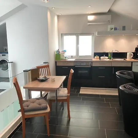 Sandi Apartament *