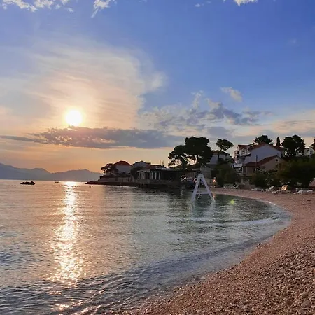 Apartament Sandi Sutivan