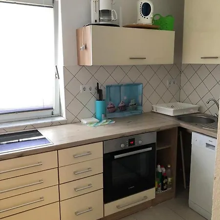Sandi Apartment Sutivan