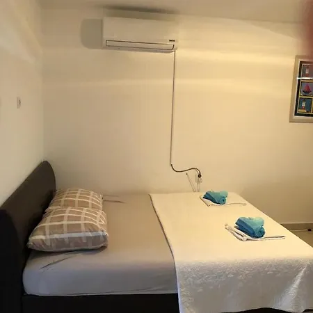 Sandi Apartment