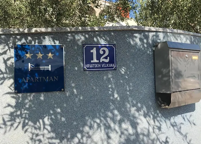 Sandi سوتيفان